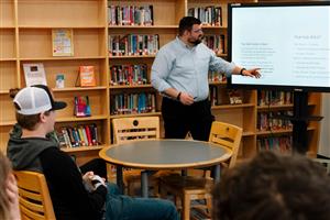 APW alum speaks during career exploration session
