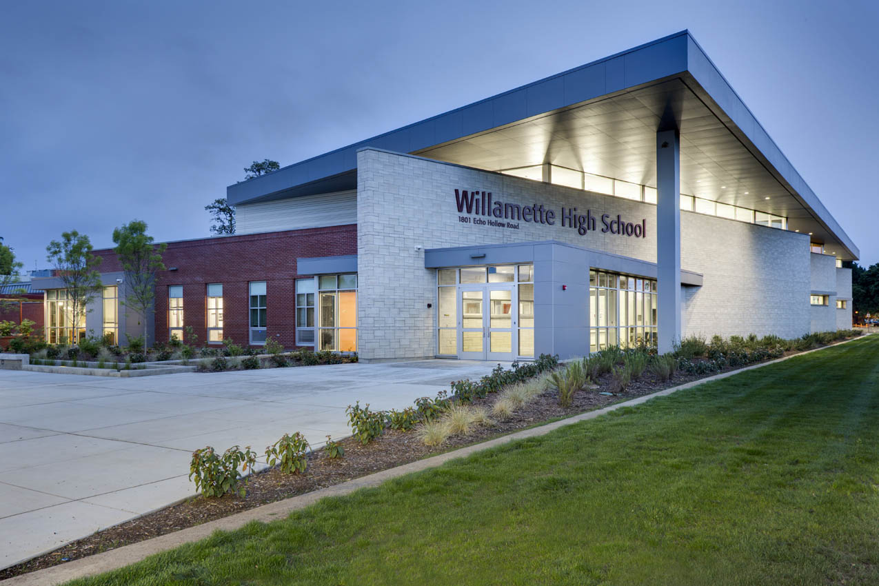 front of Willamette High School building