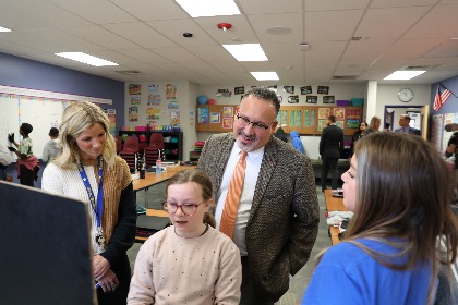 This is the image for the news article titled U.S. Secretary of Education Visits Whitney Elementary School & Community School Program