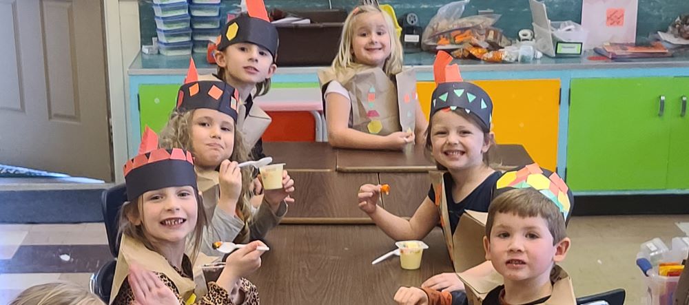 kids at Thanksgiving party