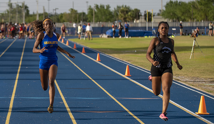 track athletes going for the win