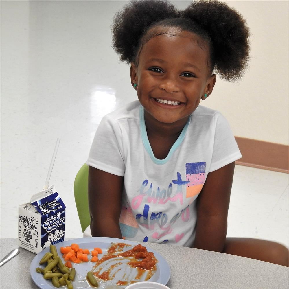 girl at lunch