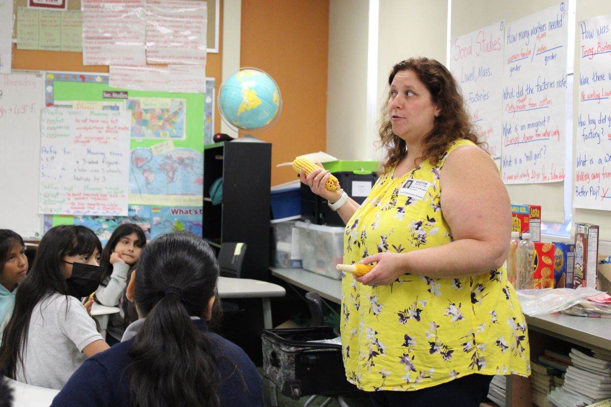 From farm to table to classroom: Lincoln fourth-graders get crash course in Illinois agriculture