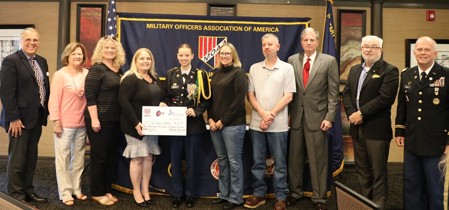 Ashleigh Maddox receives award