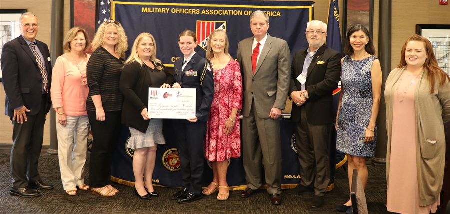 Alyssa Watt receives award