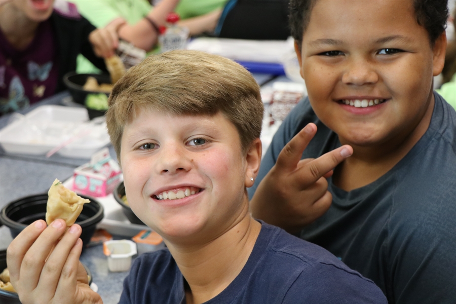 Students eating lunch
