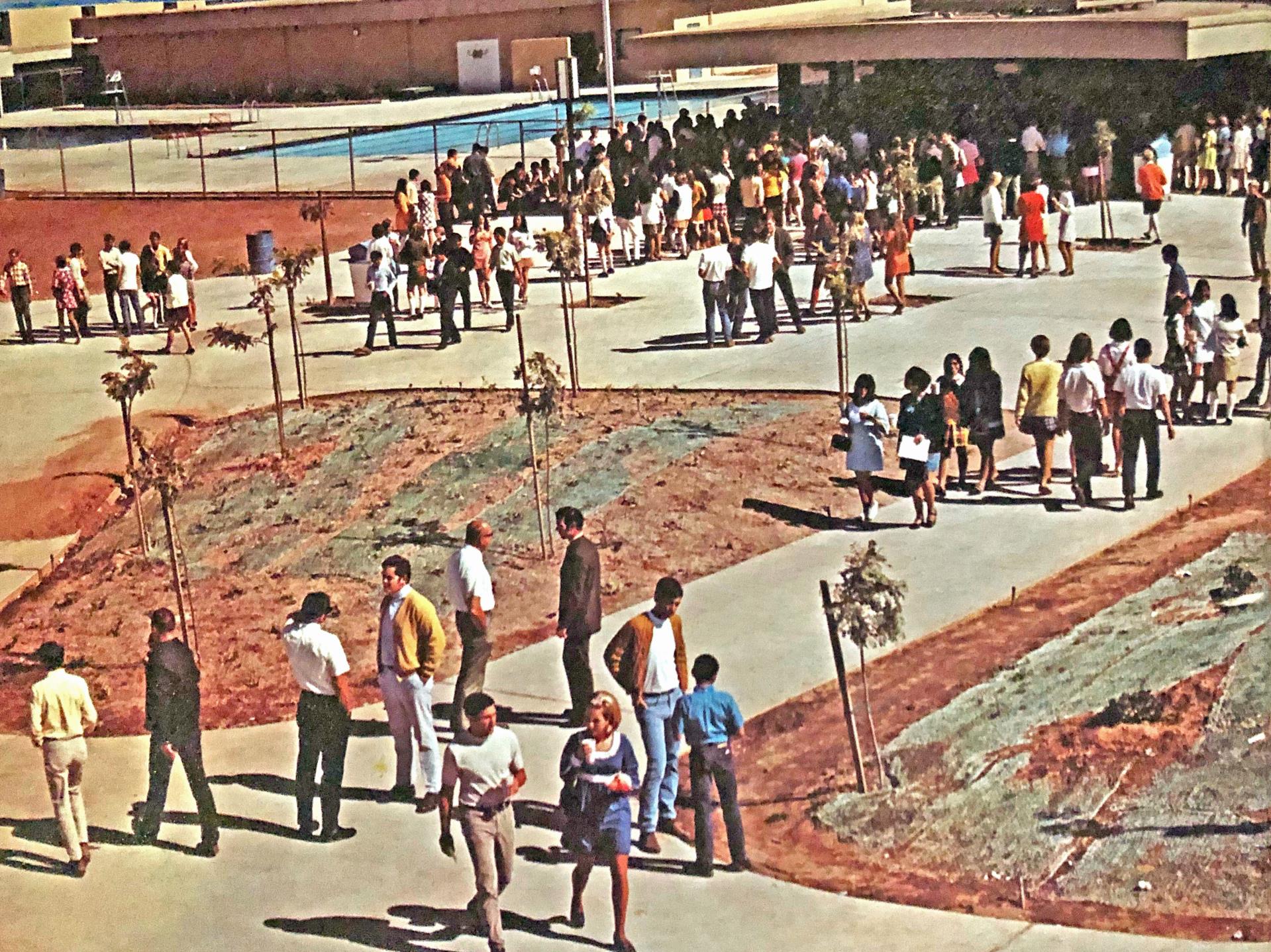 Students enjoying the newly opened campus in 1970