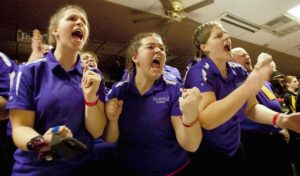 2009-10 Kahok Bowlers cheering