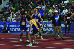 4x400 team celebrates its win