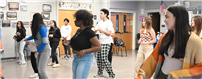 Students Dancing thumbnail252705