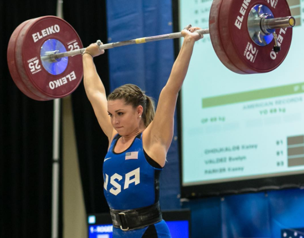 girls weightlifting