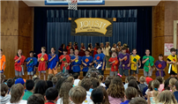 Idle Hour Elementary’s fifth graders performing Joust. thumbnail259694