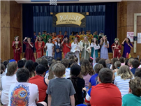 Idle Hour Elementary’s fifth graders performing Joust. thumbnail259695