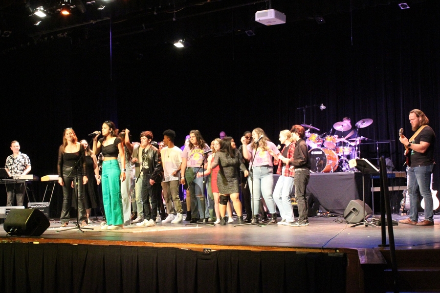 Electric Coffeehouse closing performance