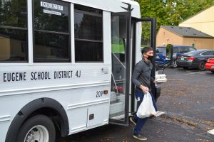 4J transportation staff are delivering school meals to families in need