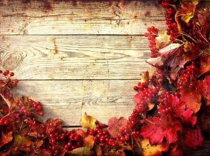  berry leaf wreath on distressed wood