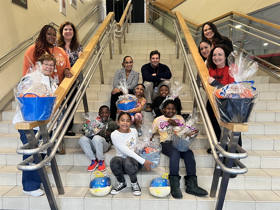 NEW VISIONS Food Drive spreads holiday cheer