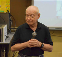 Holocaust Survivor Visits Dodd 2