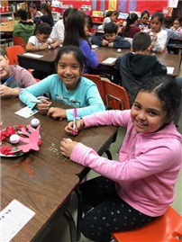 Students Bring Smiles to Soldiers 