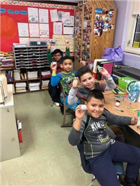 Students Bring Smiles to Soldiers 2