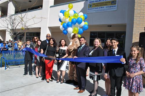 Muir Ribbon Cutting 