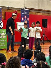 Students at Northwest Elementary School with Brian Richards from Academic Entertainment.  thumbnail266272