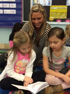 Partner reading with coaching image