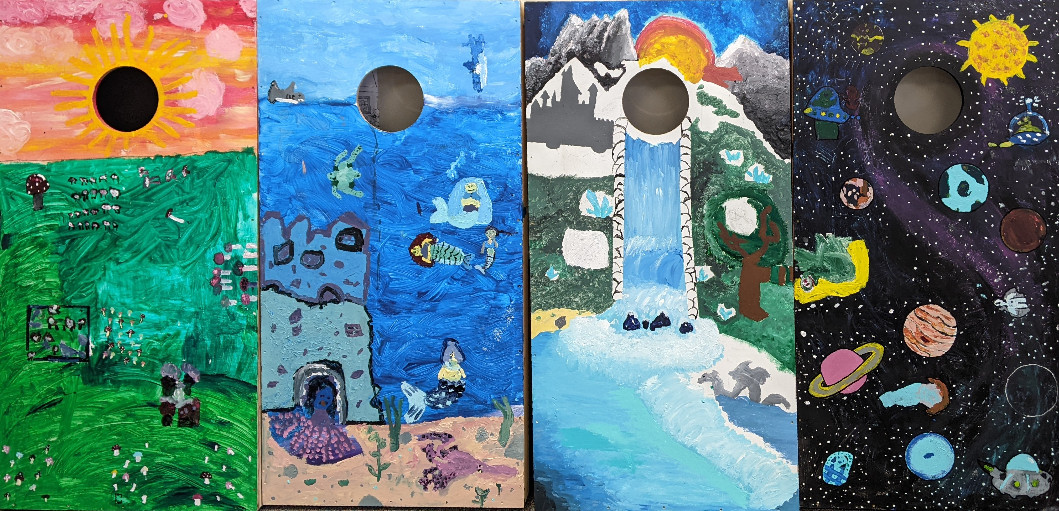 Tableros de cornhole diseñados y decorados por estudiantes