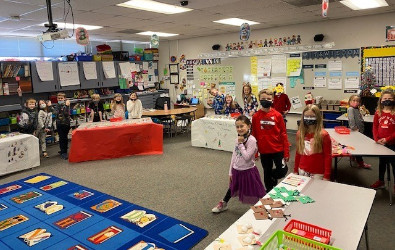 Clases de segundo grado en Market Day