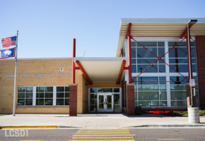 Picture of the Saddle Ridge school building