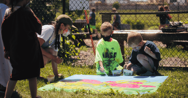 Outdoor mural project combines art and nature at Spence