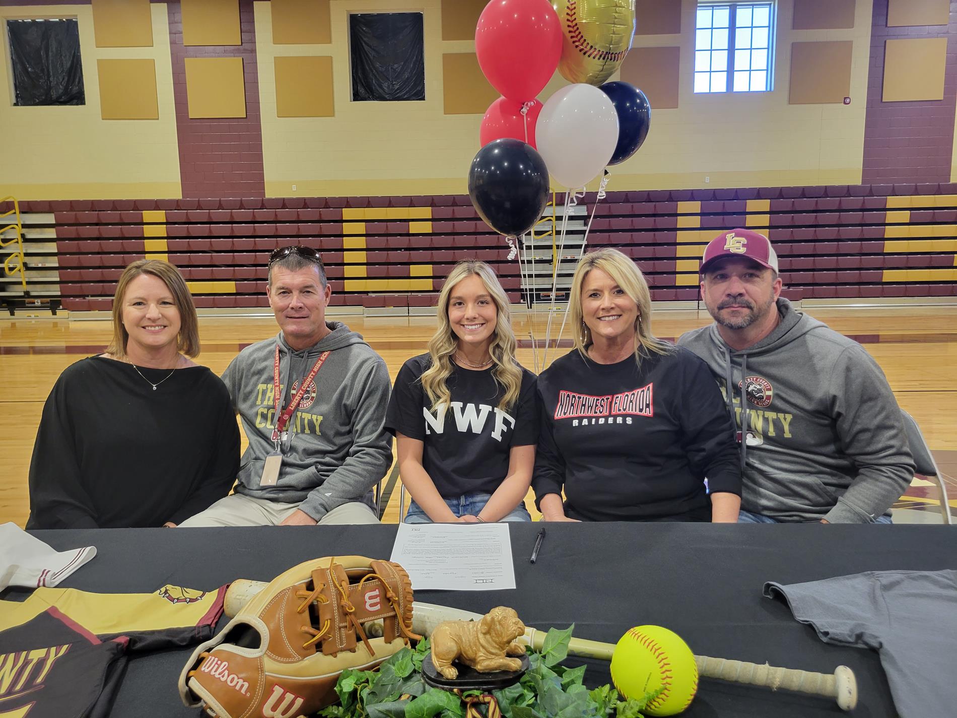 Ella Davis signs with NWF