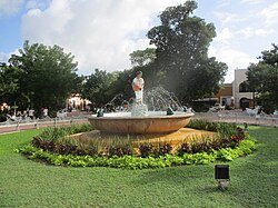 Fountain in Parque Francisco Canton