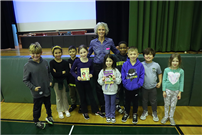 Waverly Park Elementary School students and author thumbnail264922