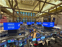 Students in Lynbrook High School's Virtual Enterprise course. thumbnail265729