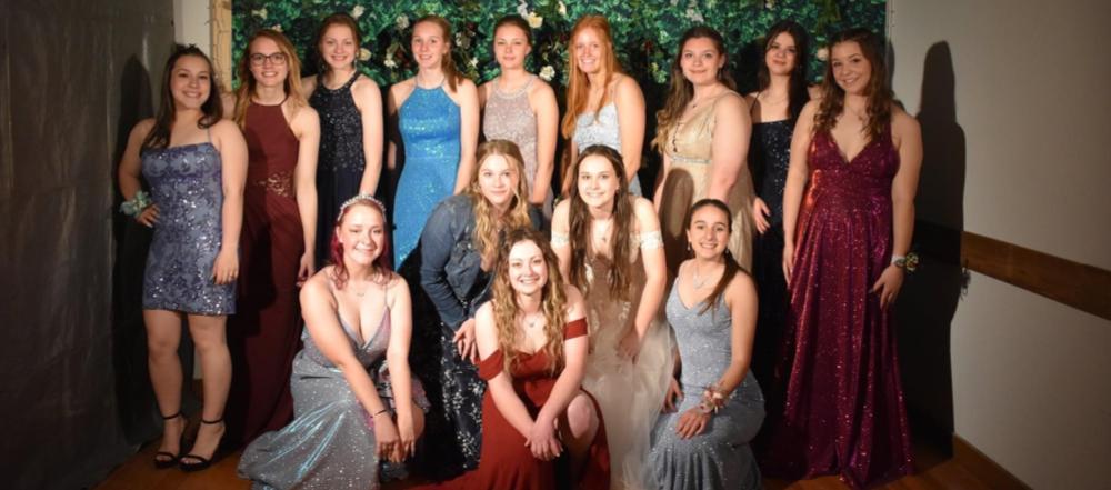 Prom picture of the 2022 softball team