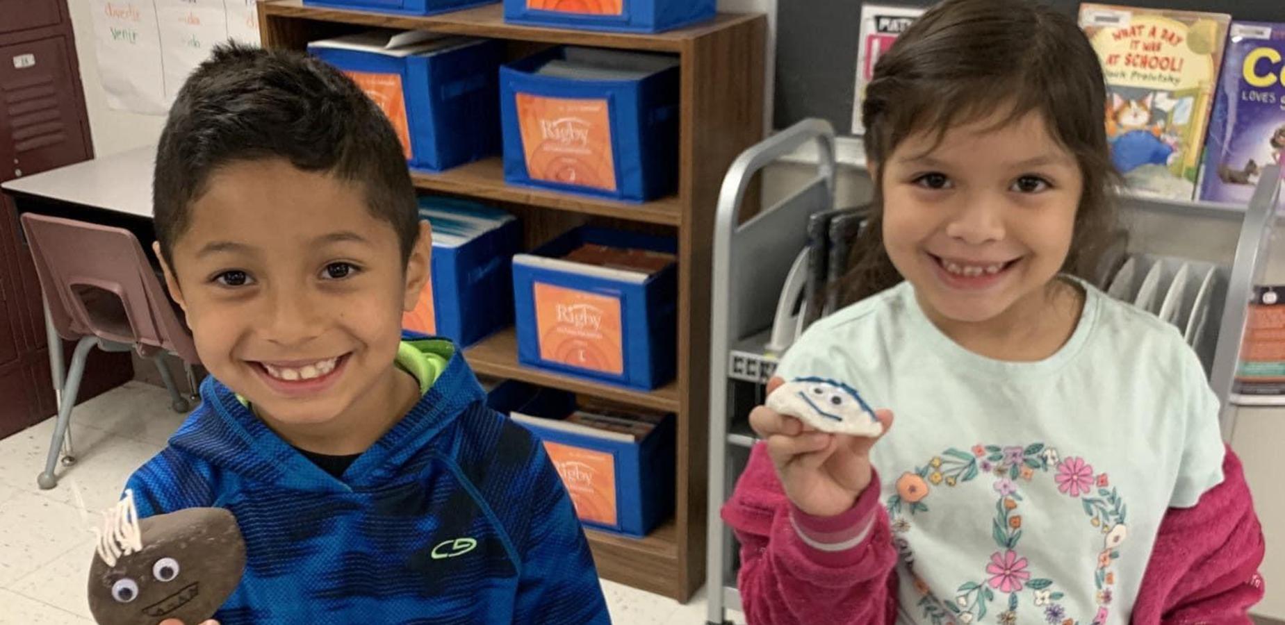 Students make pet rocks