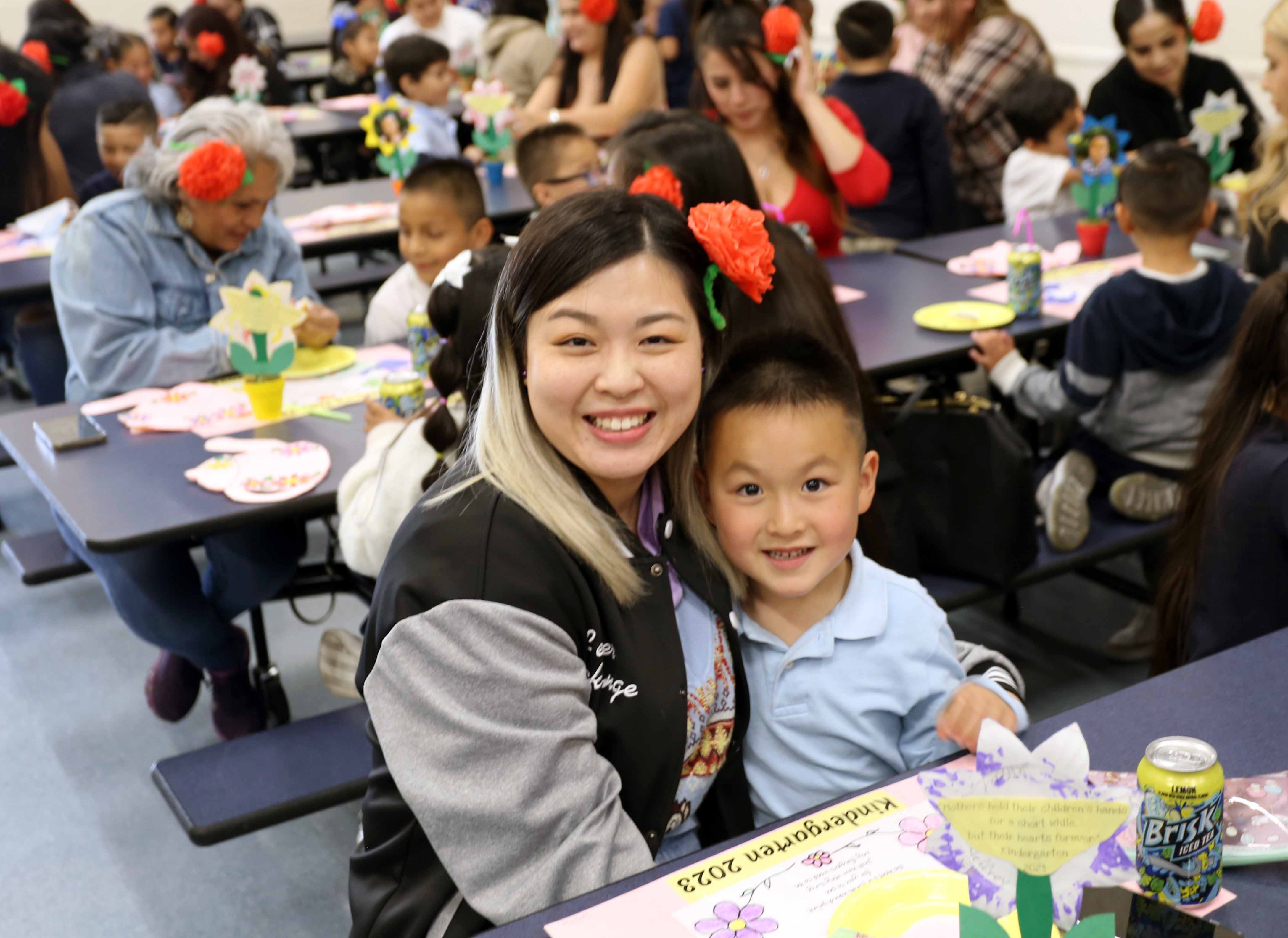 This is the image for the news article titled Parkview Kindergartners Celebrate Mother’s Day