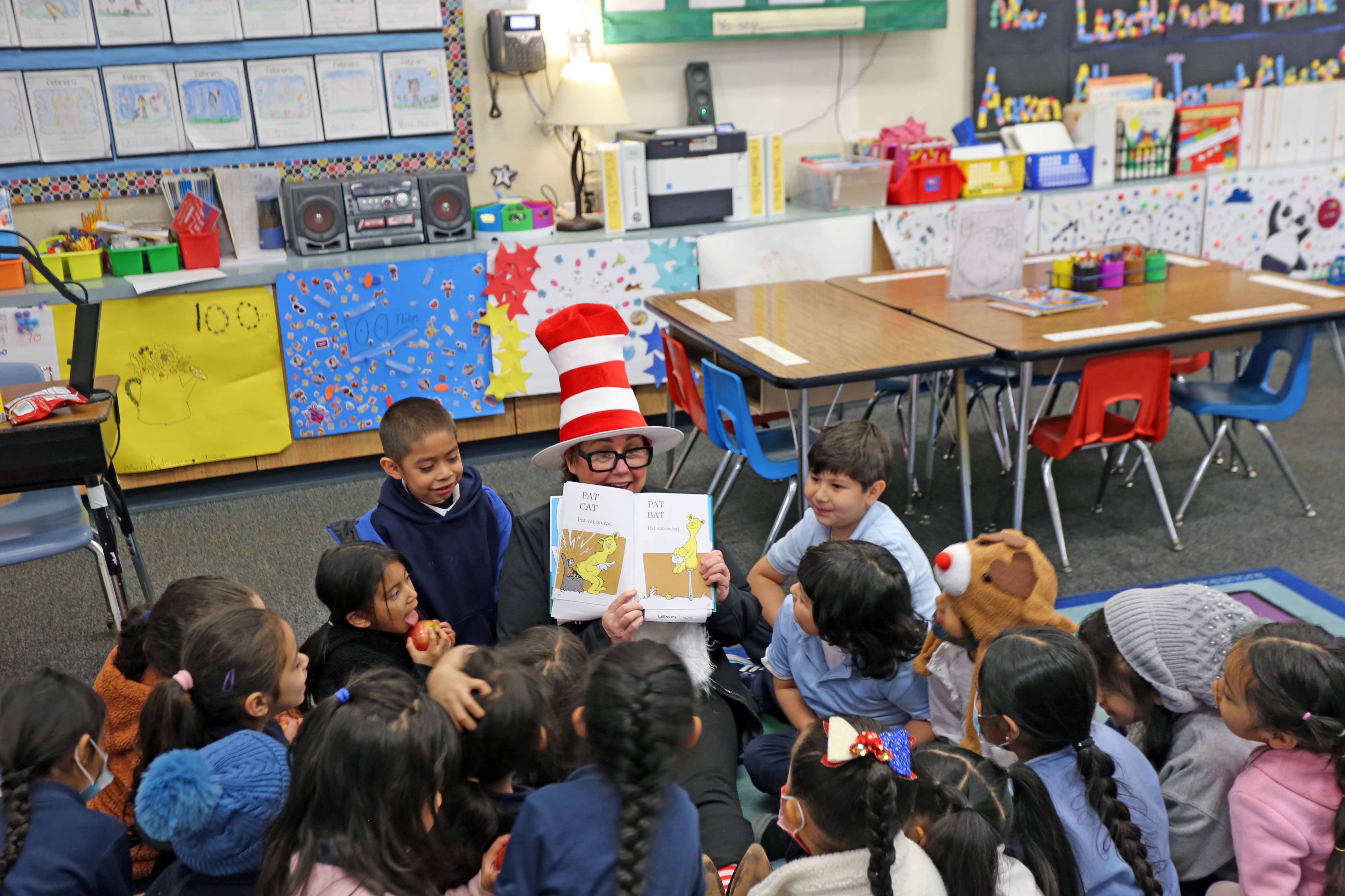 This is the image for the news article titled Students Enjoy Read Across America Week