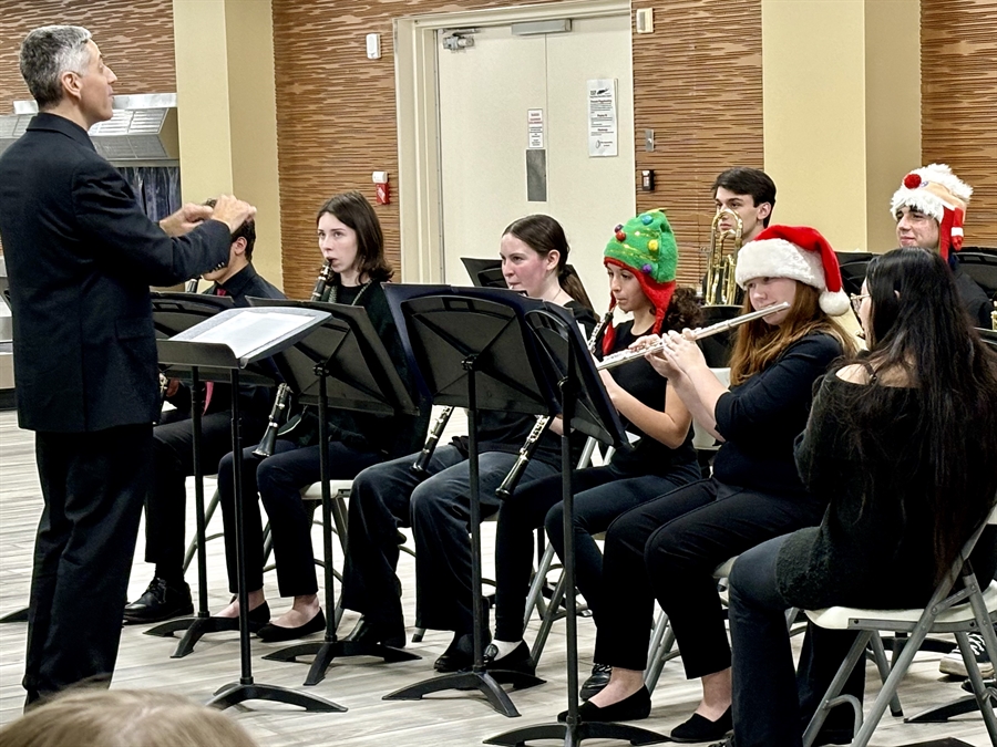 The band playing at MacArthur