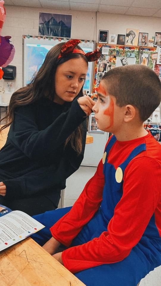 "Mario" gets his face painted