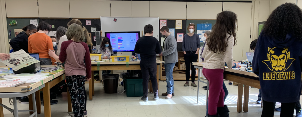 photo of kids in computer lab