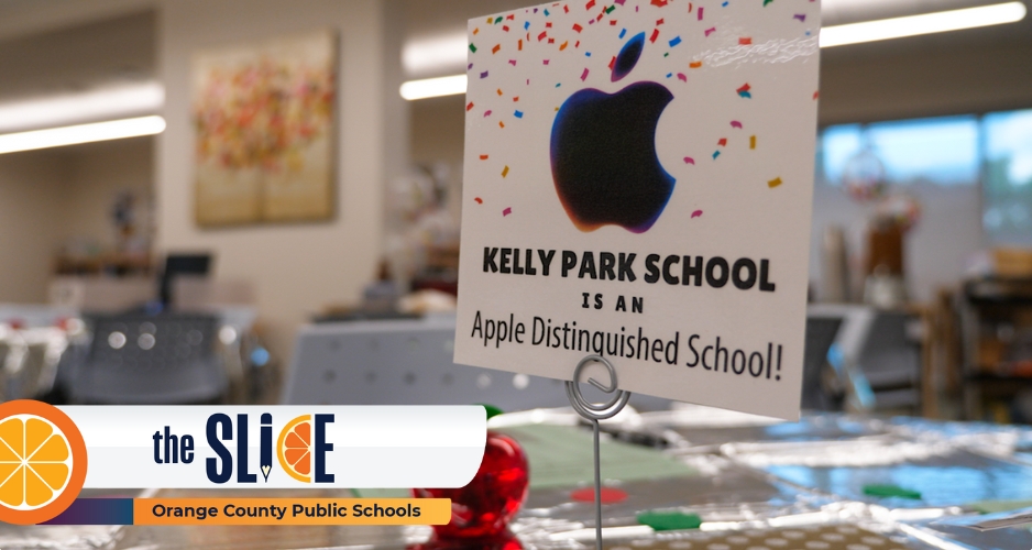 Kelly Park School teachers and staff celebrate being an Apple Distinguished School