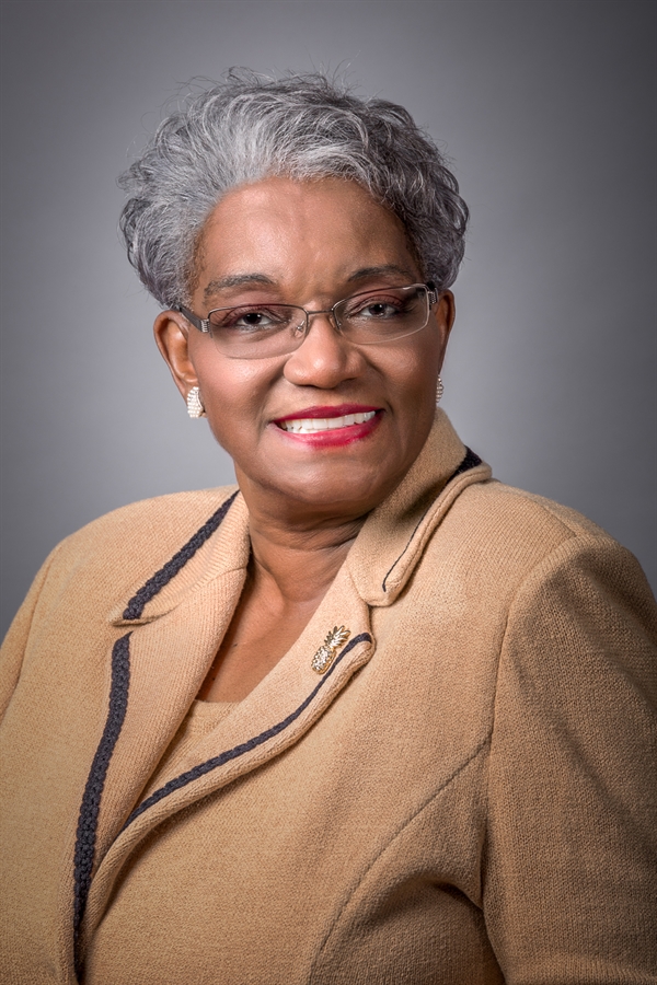 Headshot Kat Gordon Headshot Kat Gordon