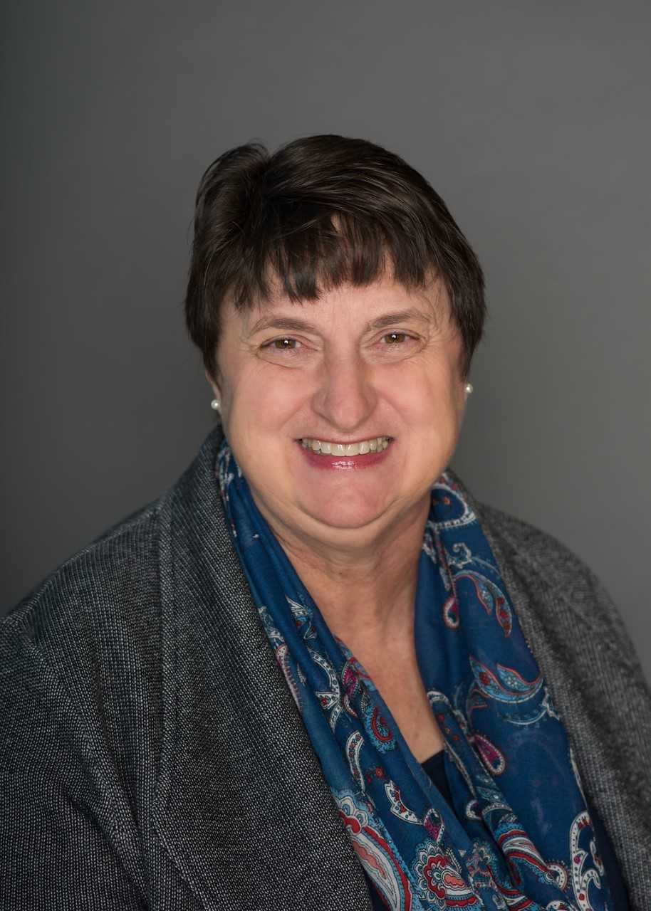 Elizabeth Theis Elizabeth Theis