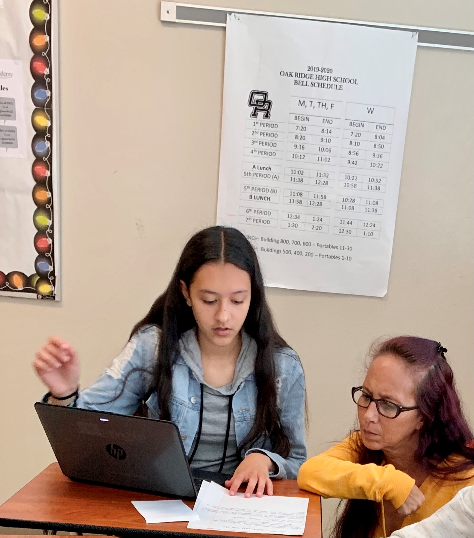 Students Collaborating in 3DE Students Collaborating in 3DE