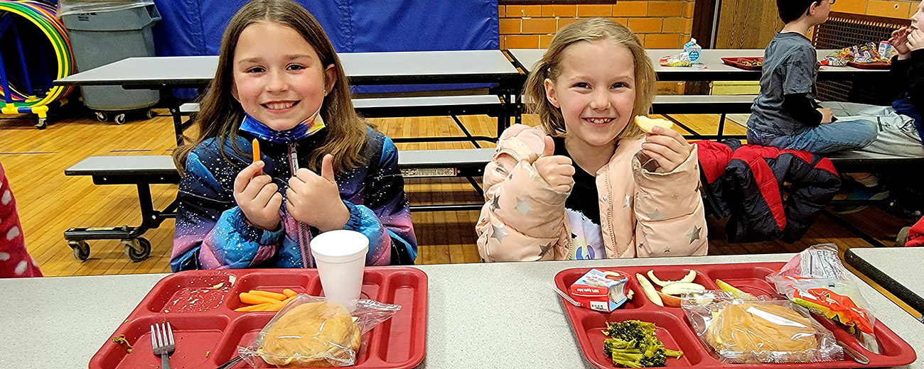 Salad bar = more fruits and veggies on your tray!