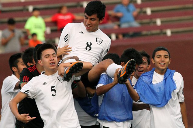 This is the image for the news article titled BOYS SOCCER: Eagles Whip Cy-Springs, Eye Region Title on Saturday