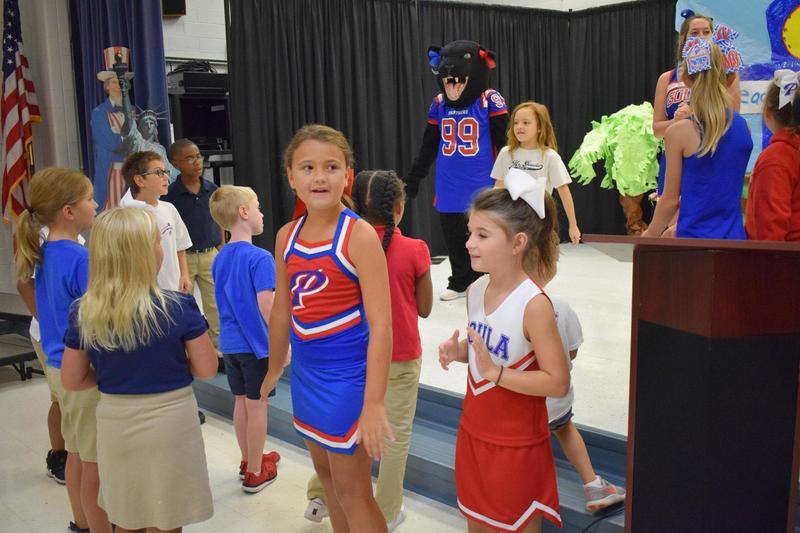 Panthers Greet Beach Elementary Students!
