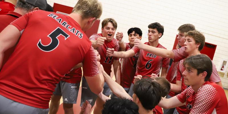 Boys Varsity Volleyball. Photo by Jade Wagner